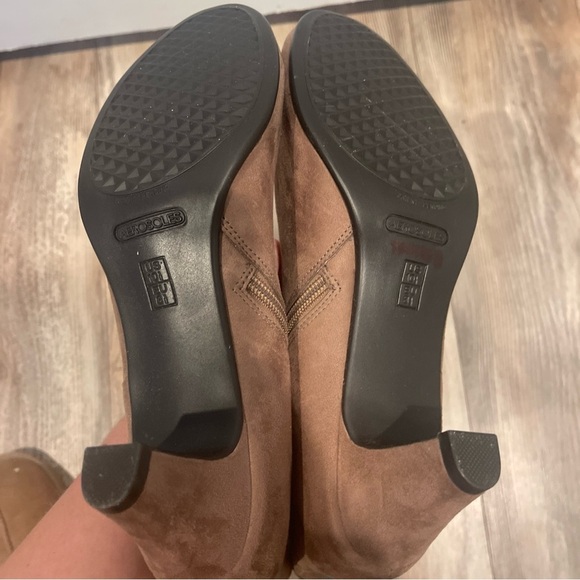 Aerosoles Invitation Red Light Taupe Tan Stacked Heel Ankle Boots Size 10.5 NWOT - Picture 6 of 6